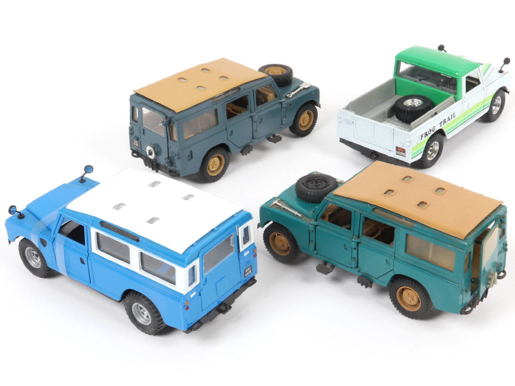 Lot 51 - DIVERS (4)