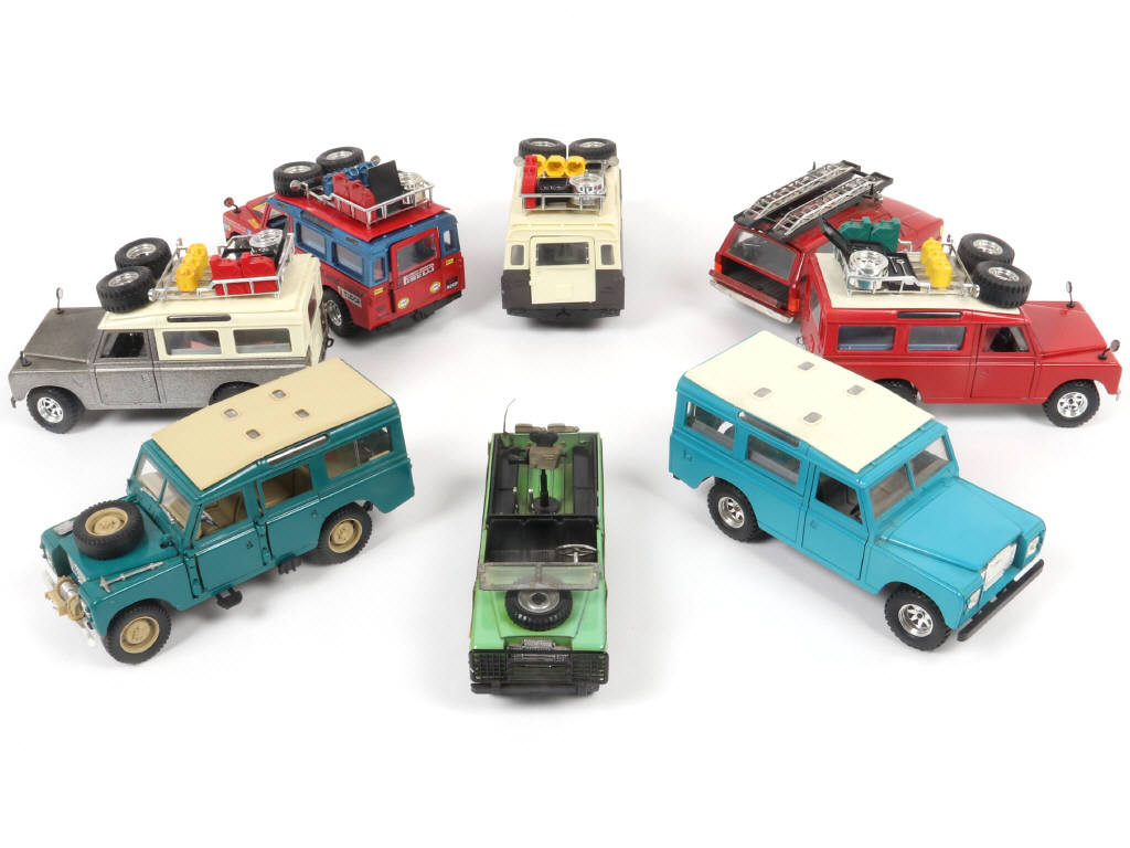 Lot 64 - DIVERS (8)