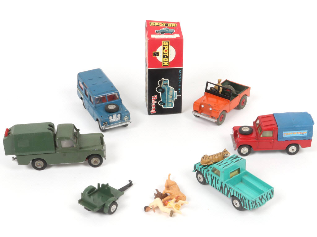 Lot 86 - DIVERS (GB) (8)