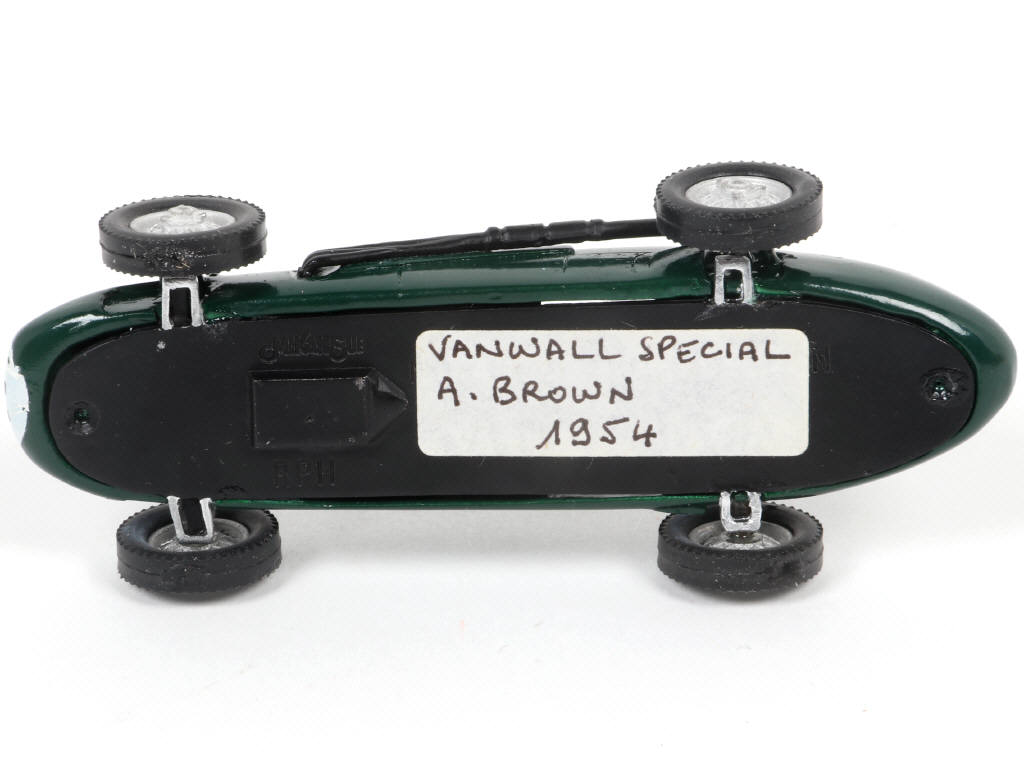 Lot 196 - MIKANSUE (GB) (1)