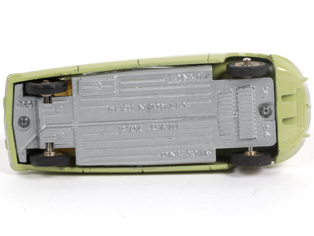 Lot 239 - DINKY TOYS (FRANCE) (1)