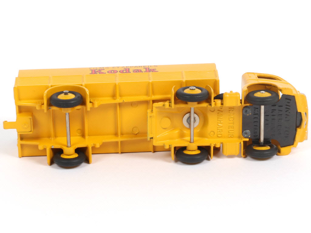 Lot 253 - DINKY TOYS (FRANCE) (1)