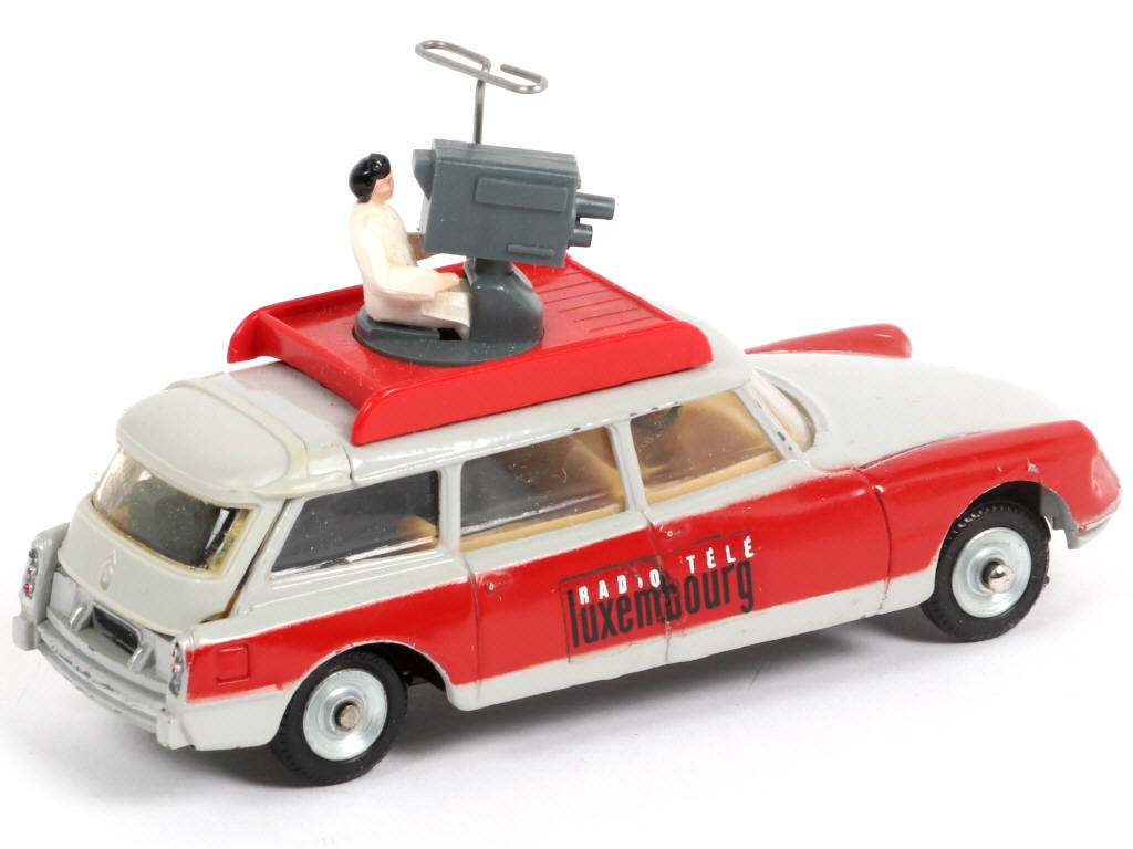 Lot 241 - DINKY TOYS (FRANCE) (1)