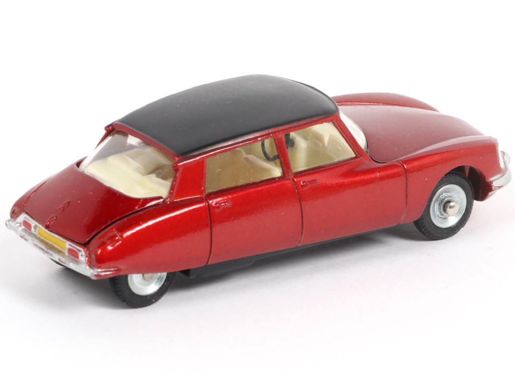 Lot 240 - DINKY TOYS (FRANCE) (1)