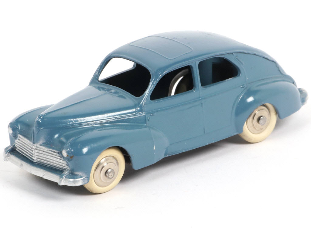 Lot 225 - DINKY TOYS (FRANCE) (1)