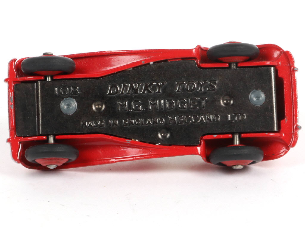 Lot 99 - DINKY TOYS (GB) (1)