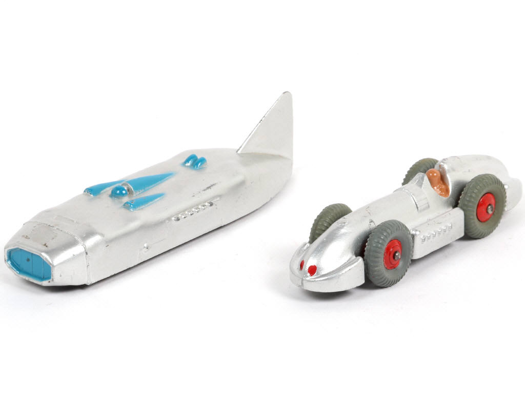 Lot 179 - DINKY TOYS (GB) (2)