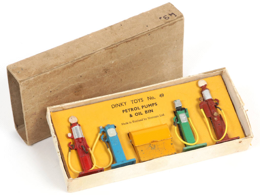 Lot 86 - DINKY TOYS (GB) (1)