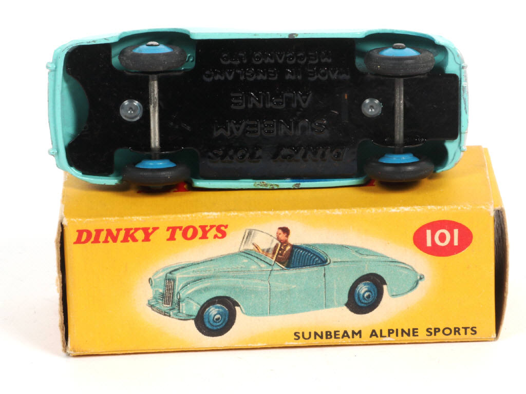 Lot 120 - DINKY TOYS (GB) (1)