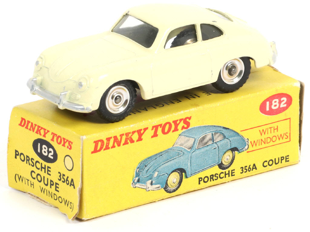 Lot 127 - DINKY TOYS (GB) (1)