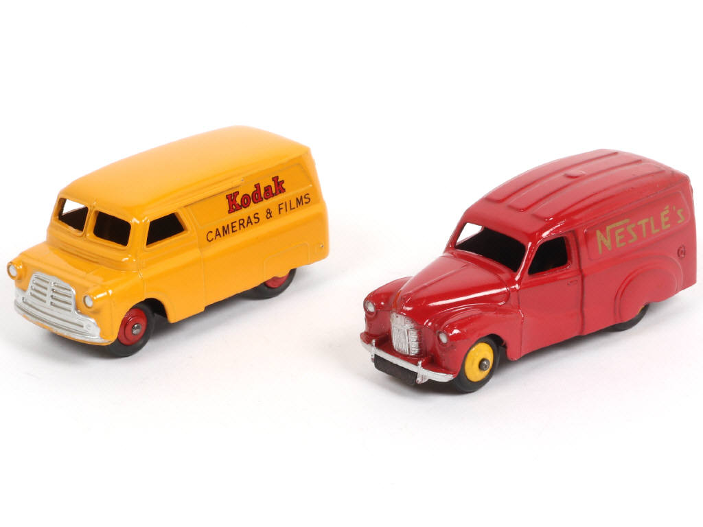 Lot 193 - DINKY TOYS (GB) (2)