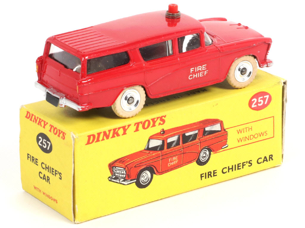 Lot 135 - DINKY TOYS (GB) (1)