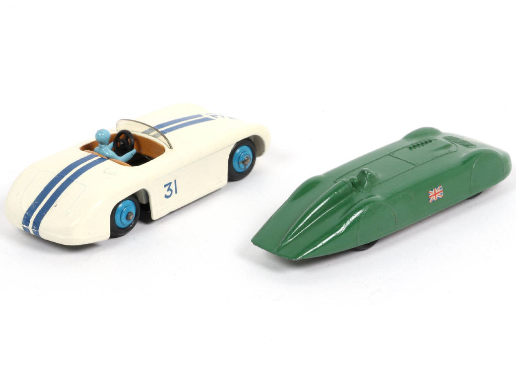 Lot 177 - DINKY TOYS (GB) (2)