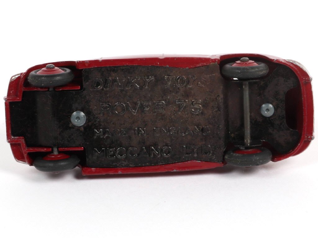 Lot 184 - DINKY TOYS (GB) (2)