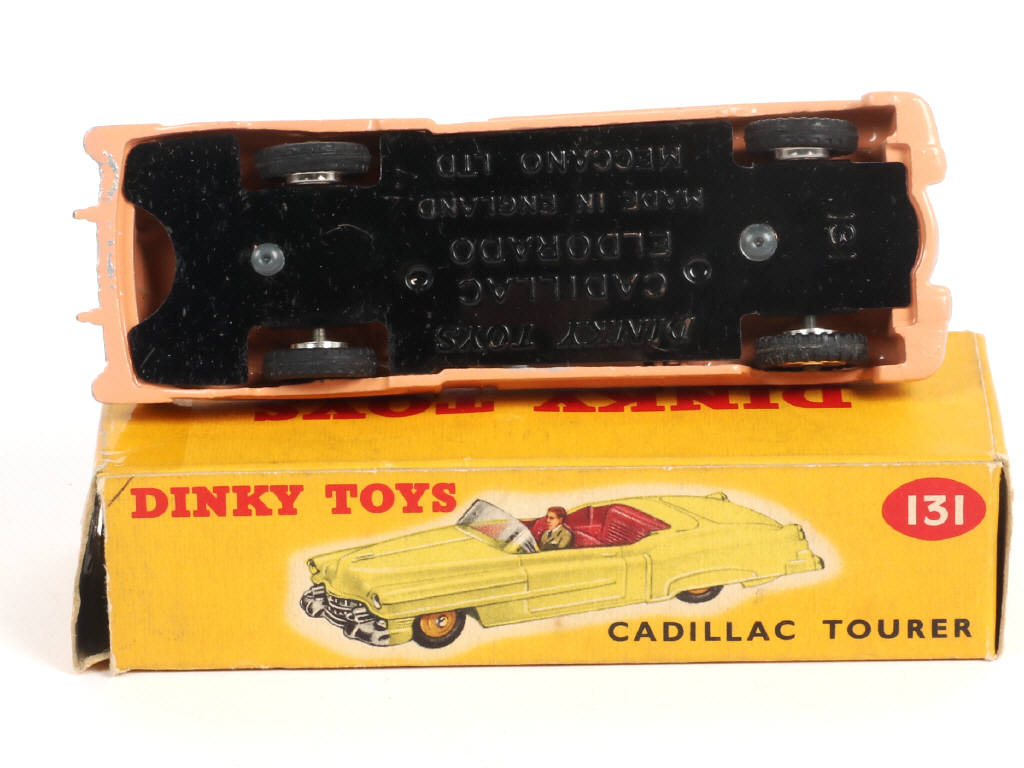 Lot 122 - DINKY TOYS (GB) (1)