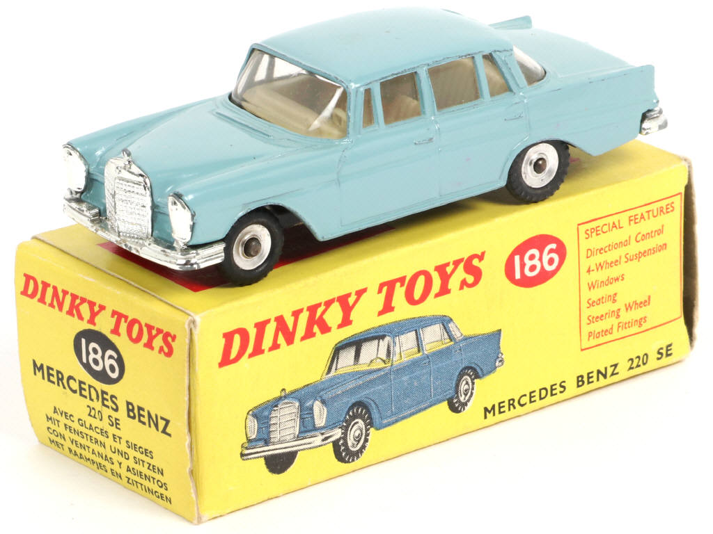 Lot 128 - DINKY TOYS (GB) (1)
