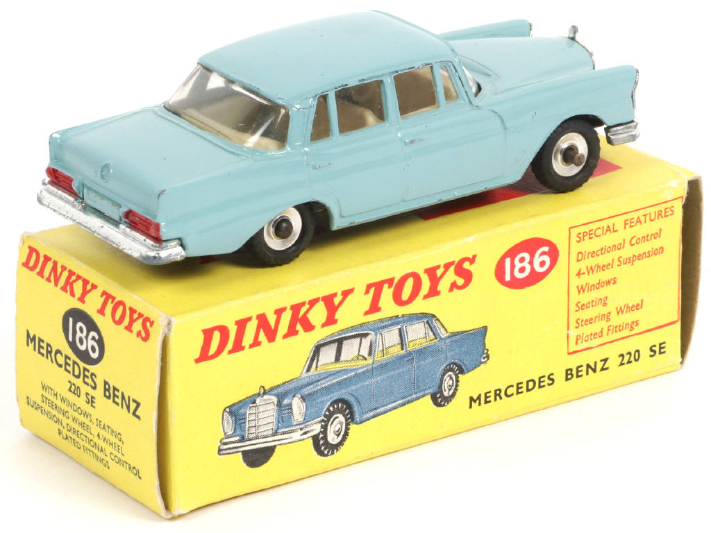 Lot 128 - DINKY TOYS (GB) (1)