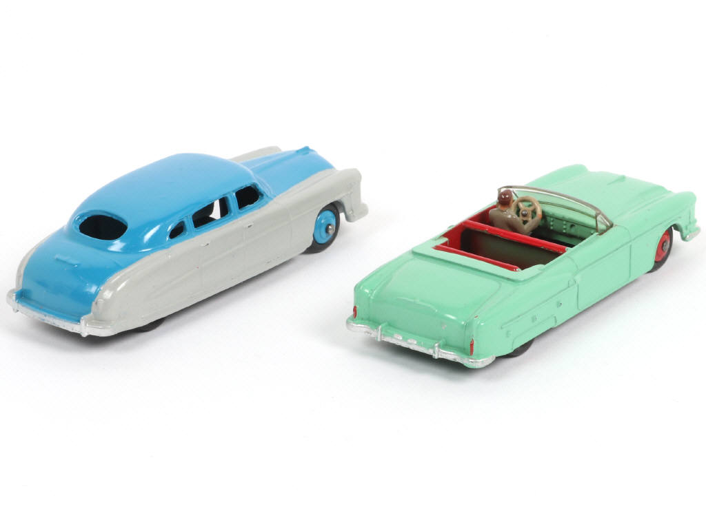 Lot 186 - DINKY TOYS (GB) (2)