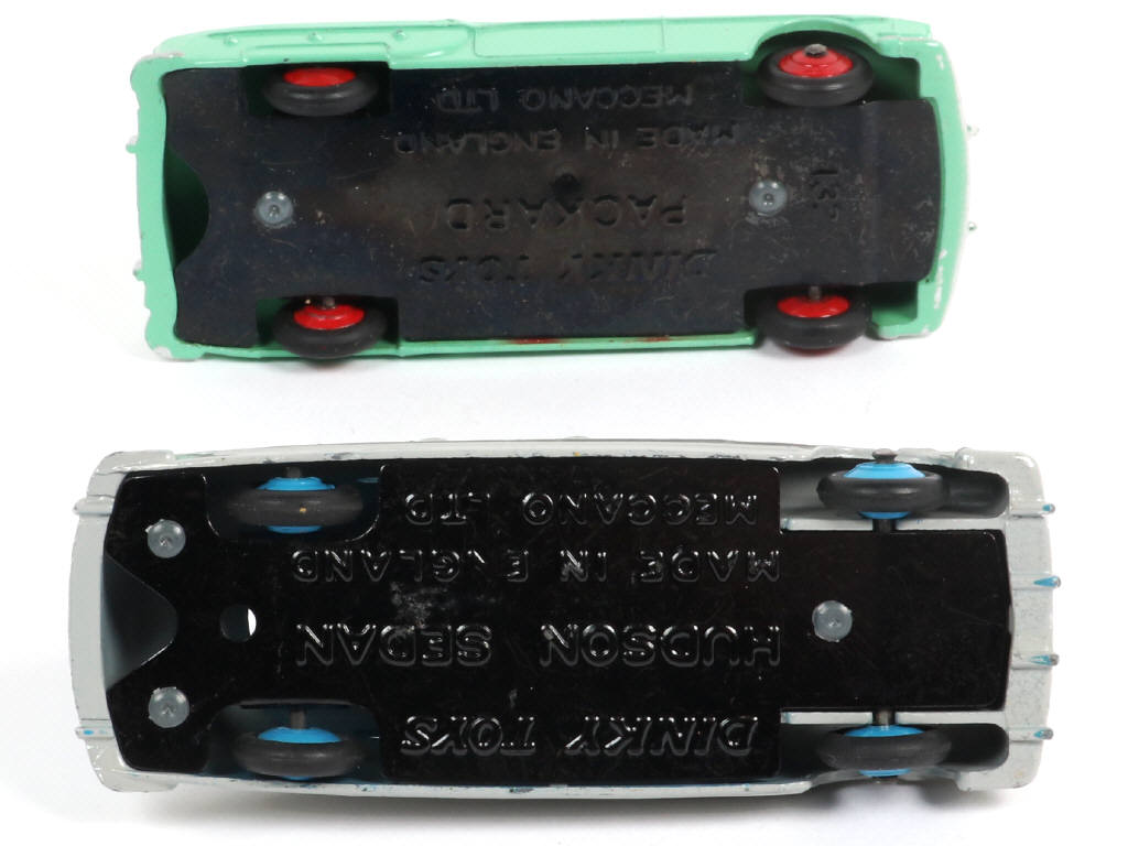 Lot 186 - DINKY TOYS (GB) (2)