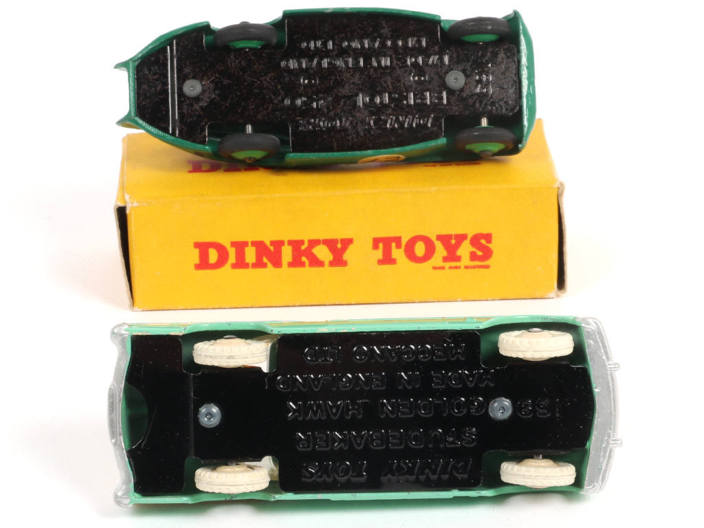 Lot 196 - DINKY TOYS (GB) (2)