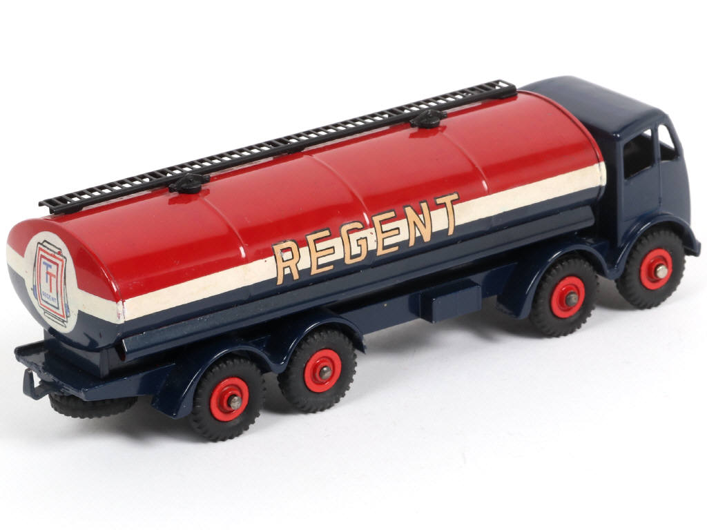 Lot 110 - DINKY TOYS (GB) (1)