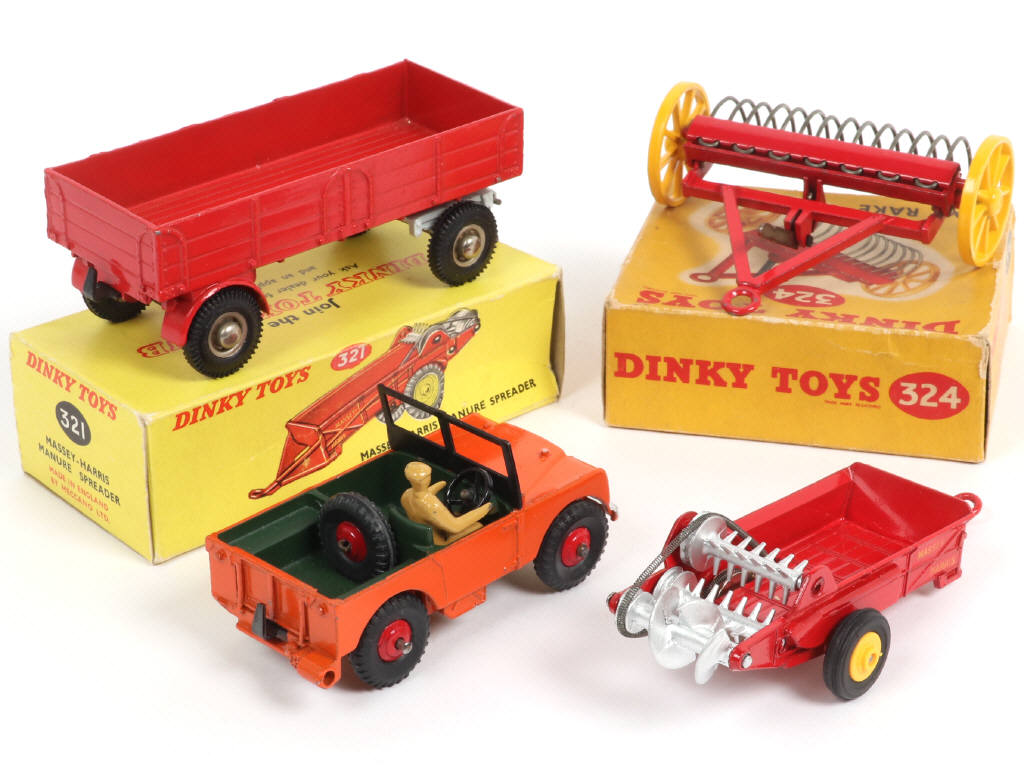 Lot 203 - DINKY TOYS (GB) (4)