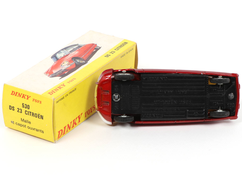 Lot 271 - DINKY TOYS (FRANCE) (1)