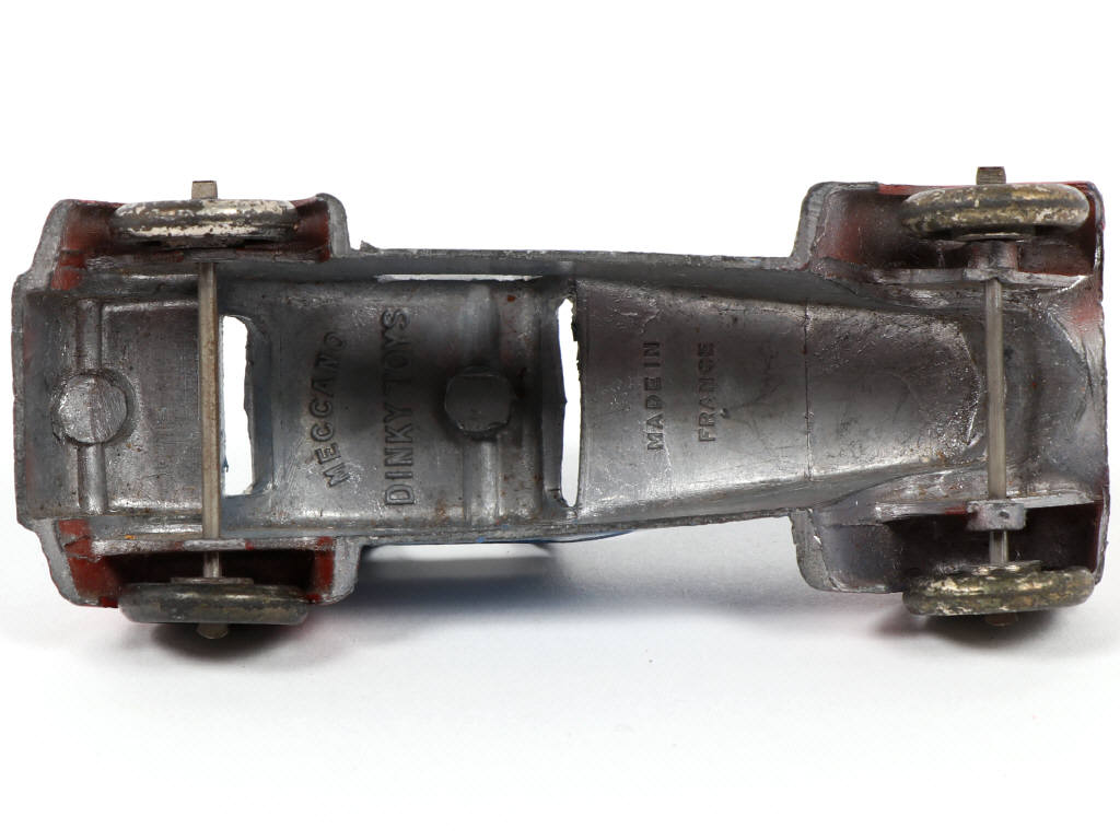 Lot 217 - DINKY TOYS (FRANCE) (1)