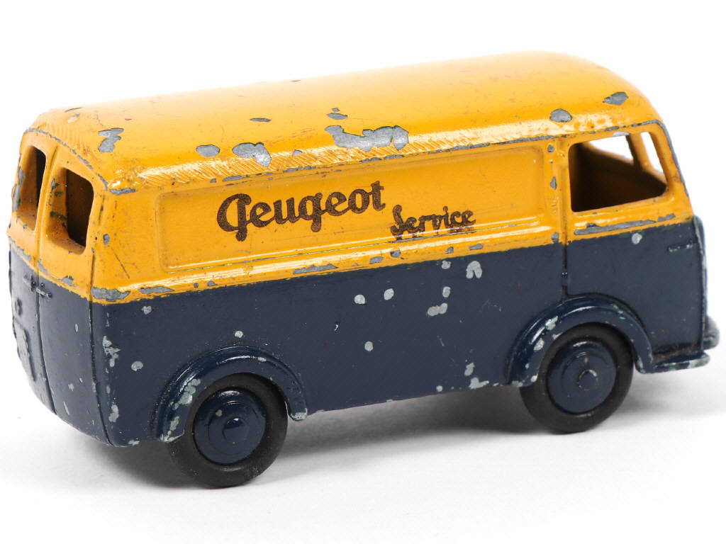 Lot 254 - DINKY TOYS (FRANCE) (1)