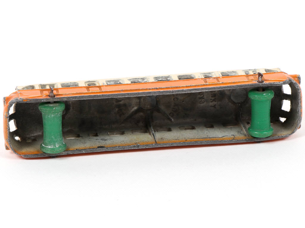 Lot 216 - DINKY TOYS (FRANCE) (1)