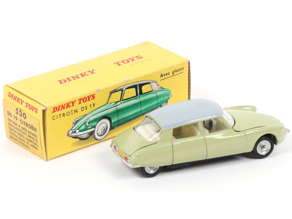 Lot 270 - DINKY TOYS (FRANCE) (1)