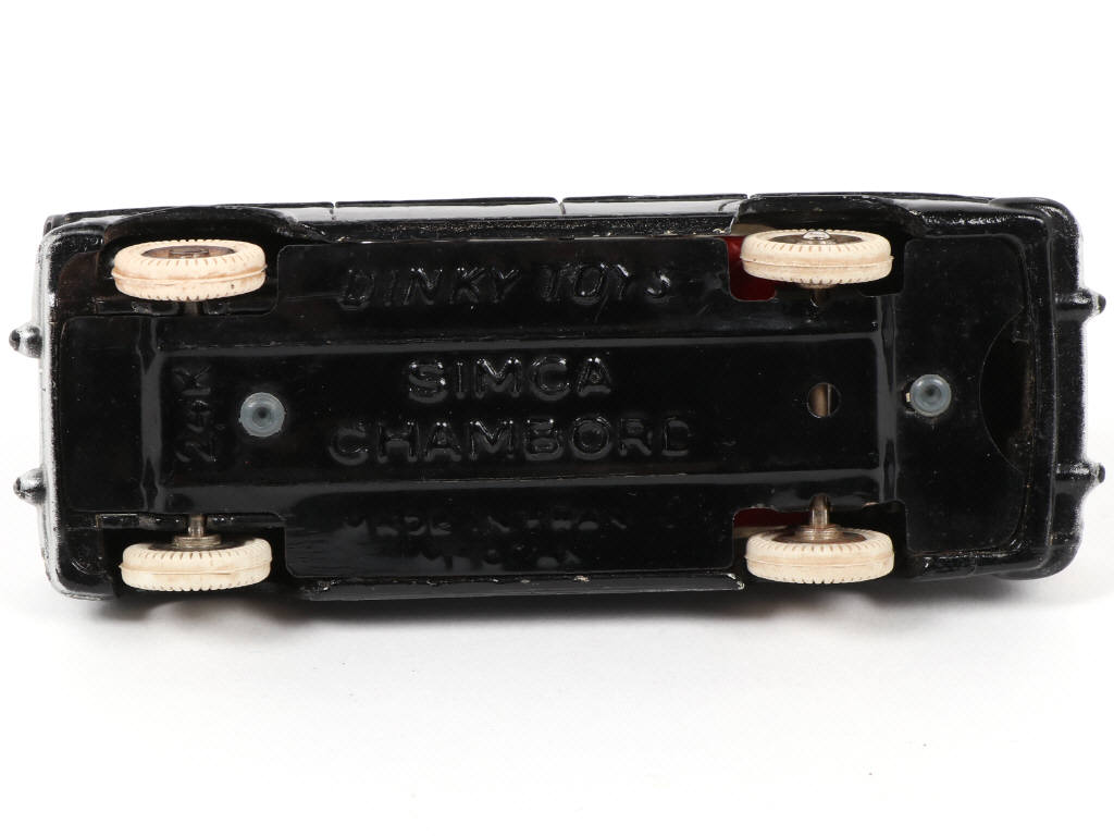 Lot 236 - DINKY TOYS (FRANCE) (1)