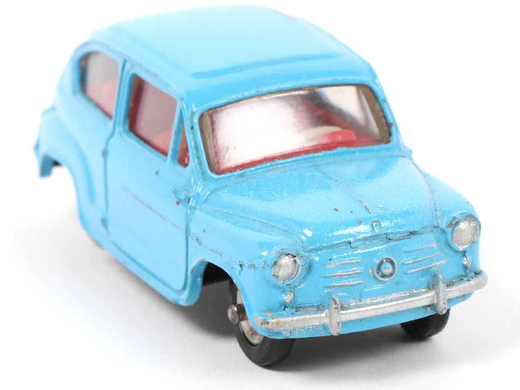 Lot 206 - DINKY TOYS (FRANCE) Série POCH (1)