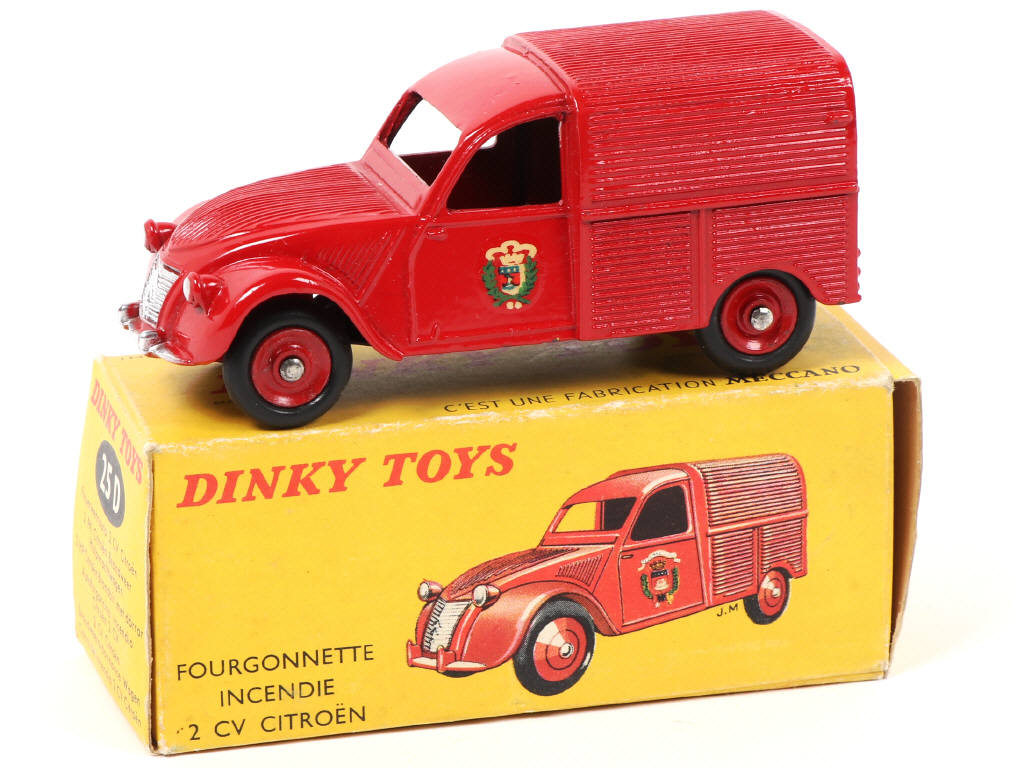 Lot 294 - DINKY TOYS (FRANCE) (1)