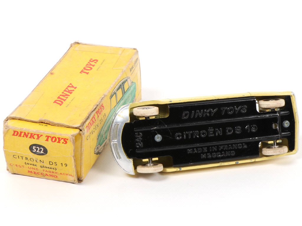 Lot 268 - DINKY TOYS (FRANCE) (1)