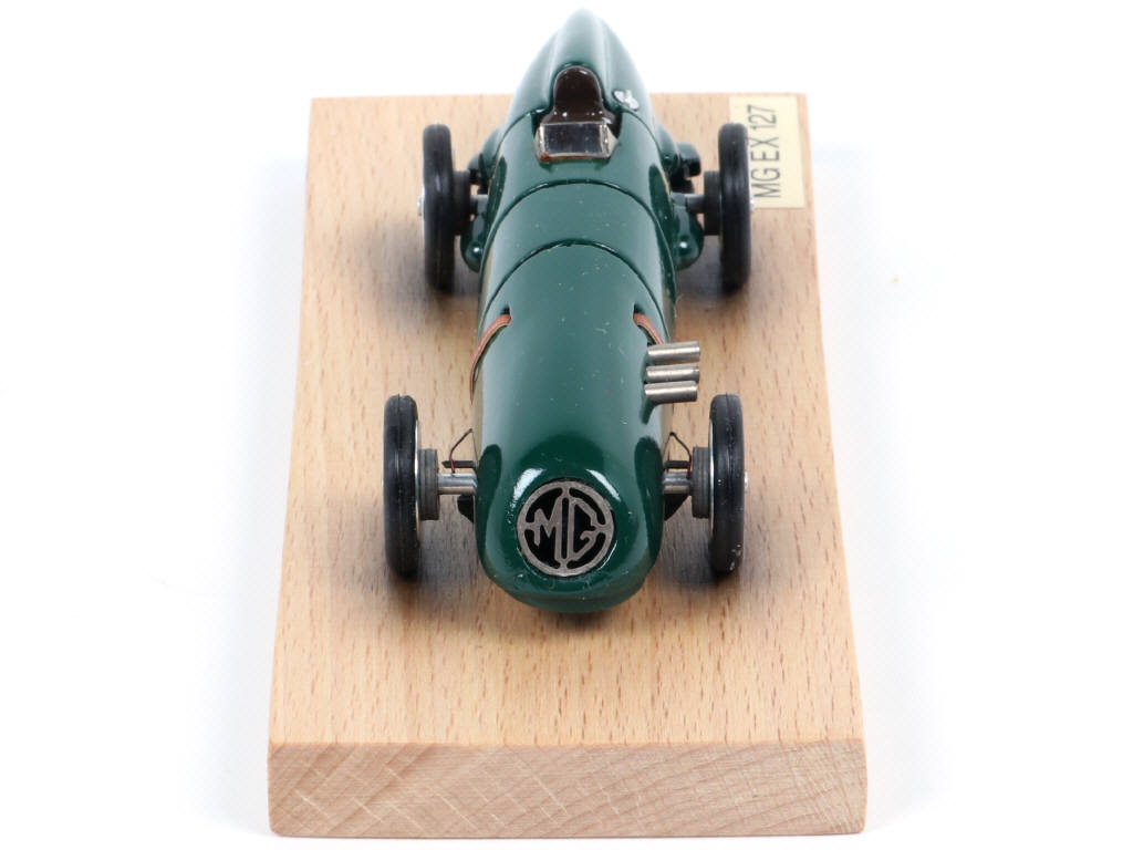 Lot 108 - STREAMLINES (HONGRIE) (1)