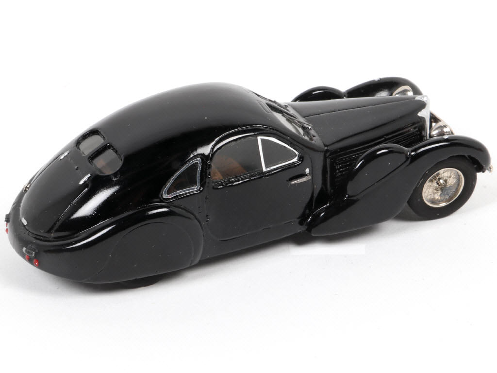 Lot 106 - AURORE MODELS (SUISSE) (1)