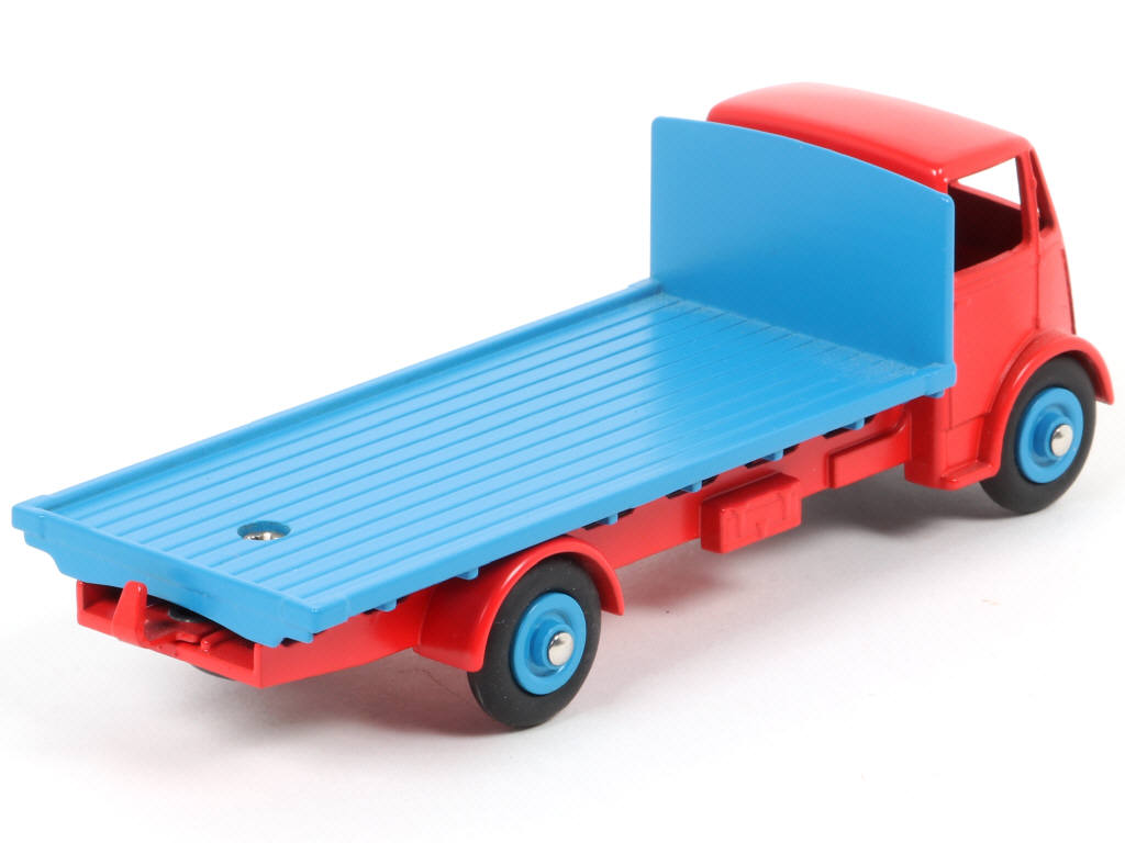 Lot 402 - DAN-TOYS (FRANCE) (1)