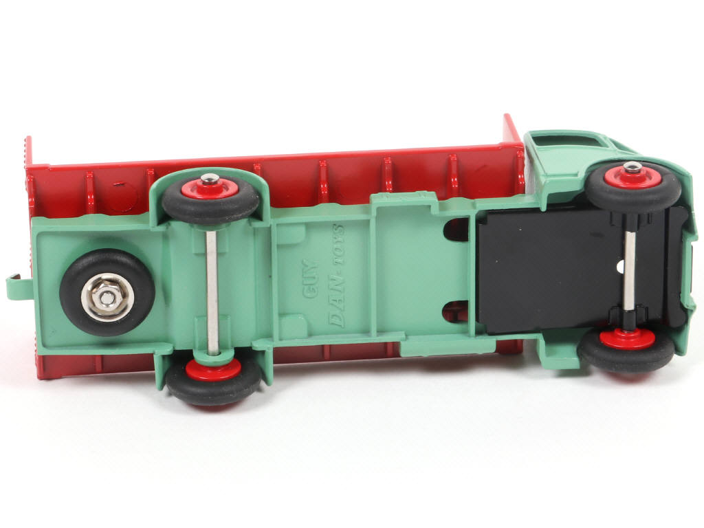 Lot 401 - DAN-TOYS (FRANCE) (1)