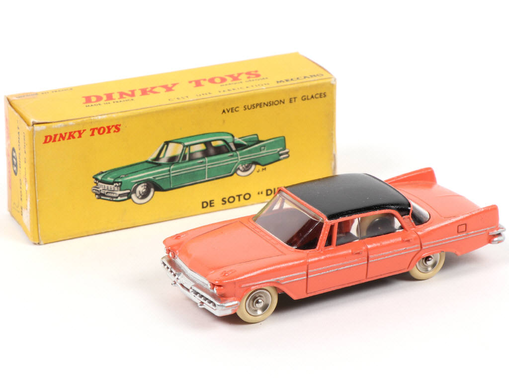 Lot 419 - DINKY TOYS (FRANCE) (1)