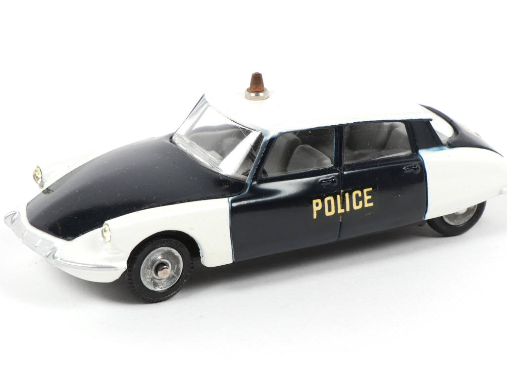 Lot 409 - DINKY TOYS (FRANCE) (1)