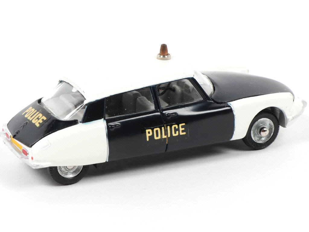 Lot 409 - DINKY TOYS (FRANCE) (1)