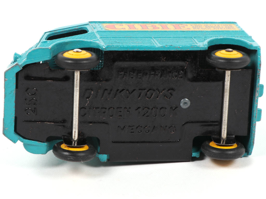 Lot 412 - DINKY TOYS (FRANCE) (1)