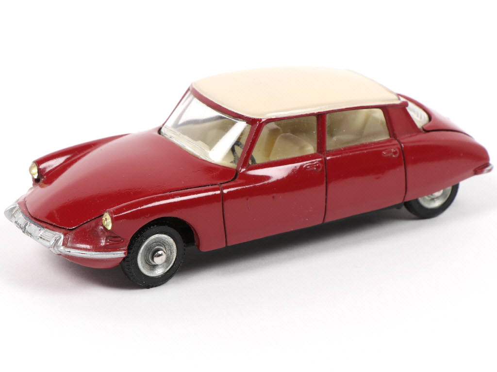 Lot 408 - DINKY TOYS (FRANCE) (1)