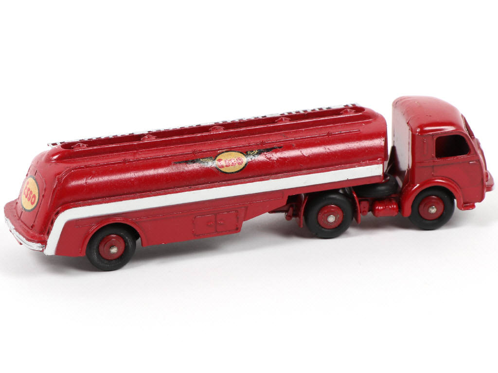 Lot 414 - DINKY TOYS (FRANCE) (1)