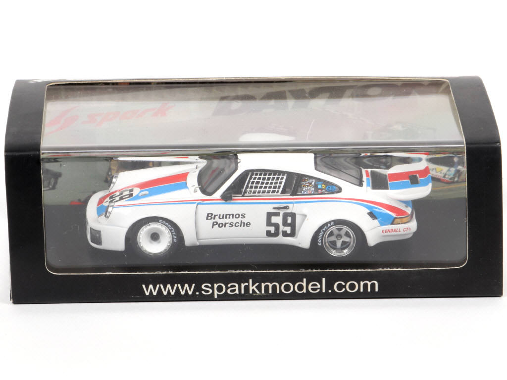 Lot 133 - SPARK (MACAU) (1)