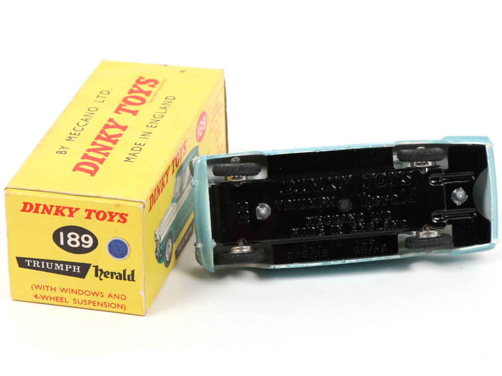 Lot 397 - DINKY TOYS (GB) (1)