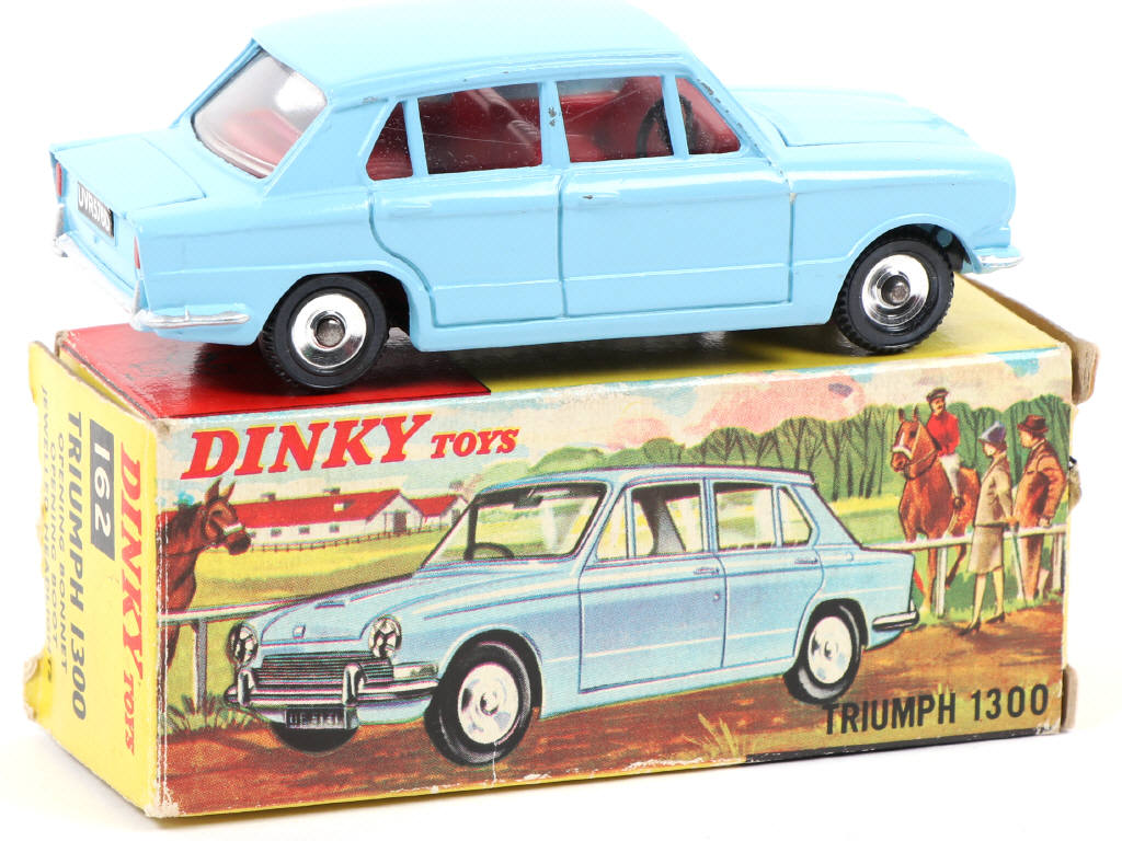 Lot 396 - DINKY TOYS (GB) (1)