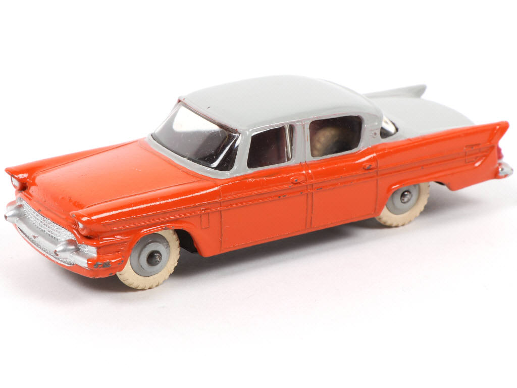 Lot 391 - DINKY TOYS (GB) (1)