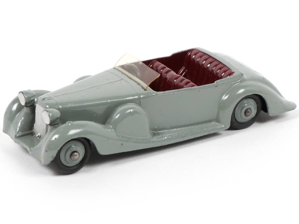 Lot 389 - DINKY TOYS (GB) (1)